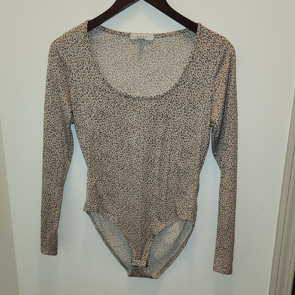 Gaze Buttery Soft Animal Print Bodysuit Size Med EUC